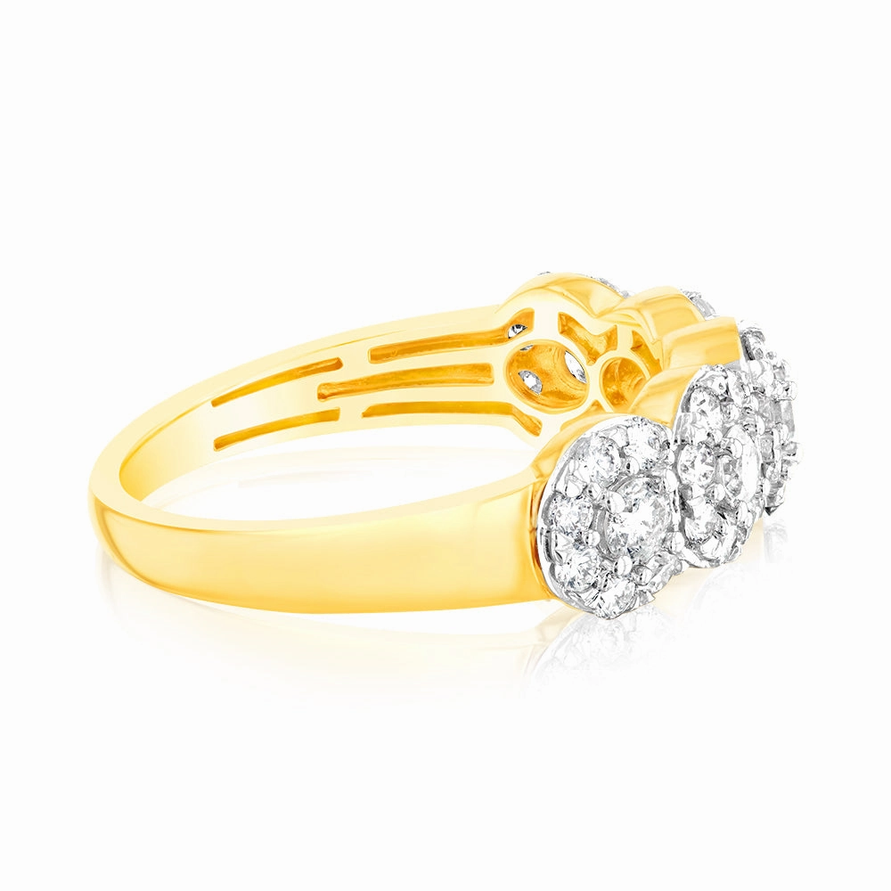 14ct Yellow Gold 0.95 Carat Diamond Ring with 5 Round Brilliant Cut Diamonds Surrounded by Diamond Halos