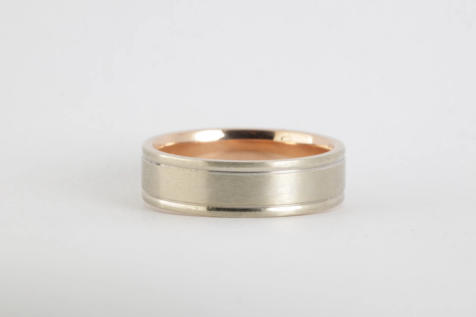 14k Two-Tone Gold Wedding Band Size 9 (4.30g.)