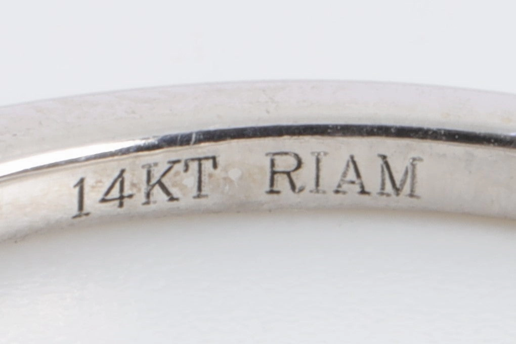 14k White Gold 0.110tcw Diamond Wedding Band Size 7 (1.89g.)