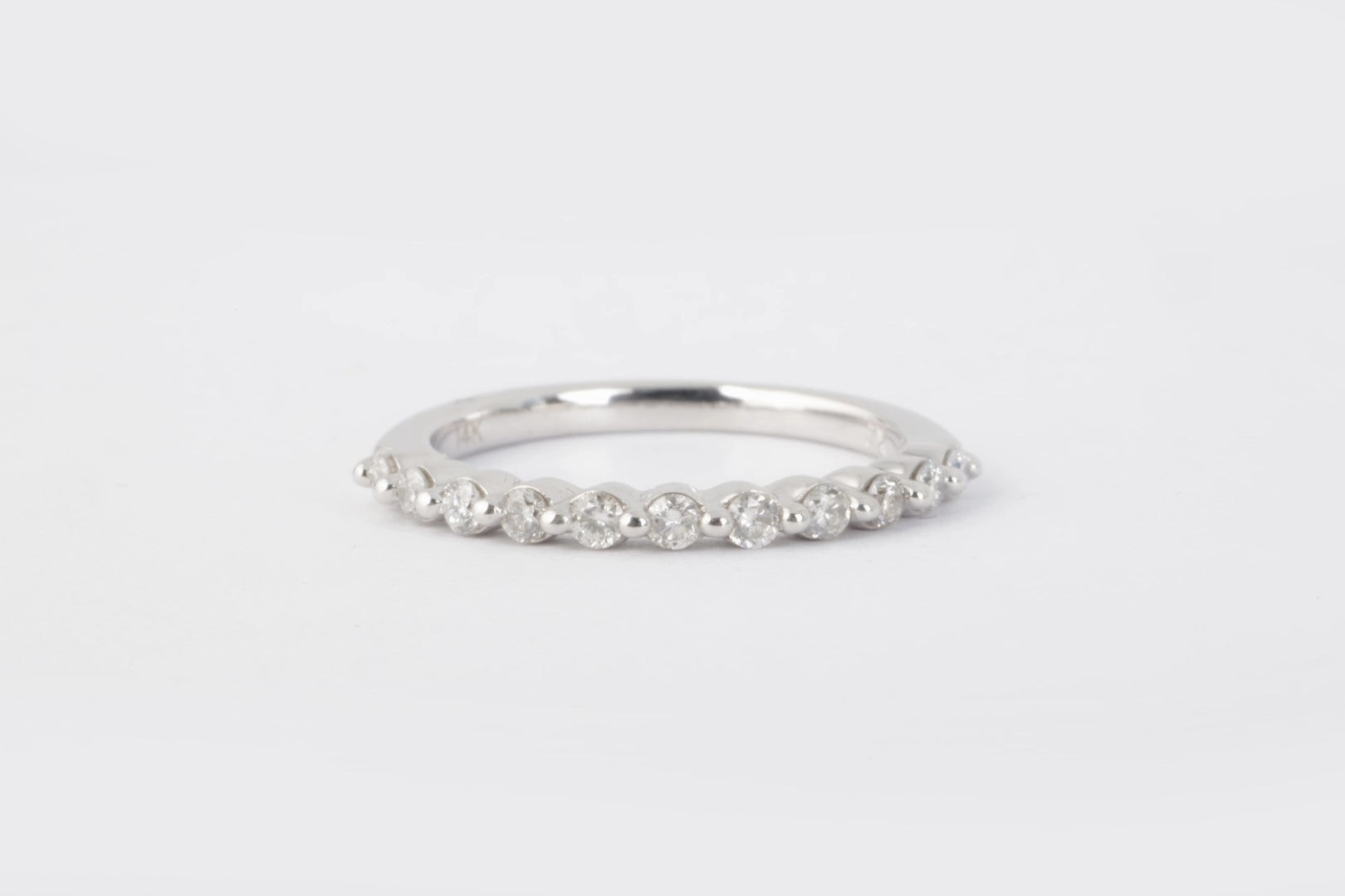 14k White Gold 0.15tcw Diamond Band Size 4.25 (1.70g.)