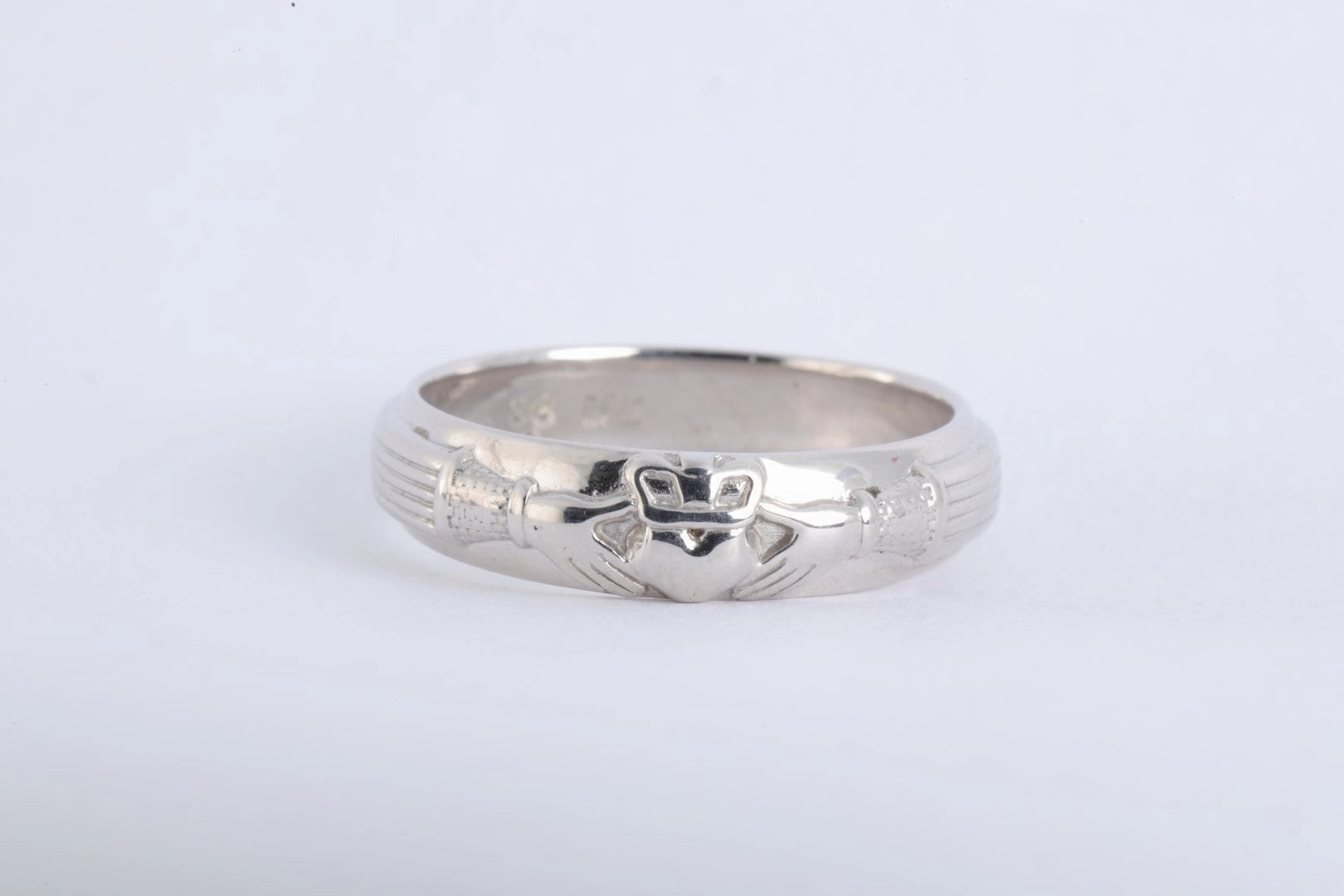 14k White Gold Claddagh Band Size 9.75 (5.47g.)