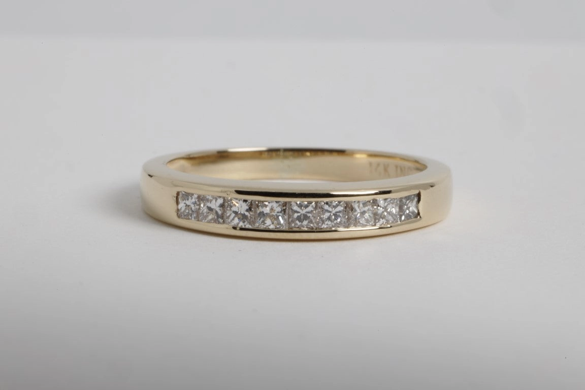 14k Yellow Gold 0.36tcw Diamond Wedding Band Size 6 (2.62g)