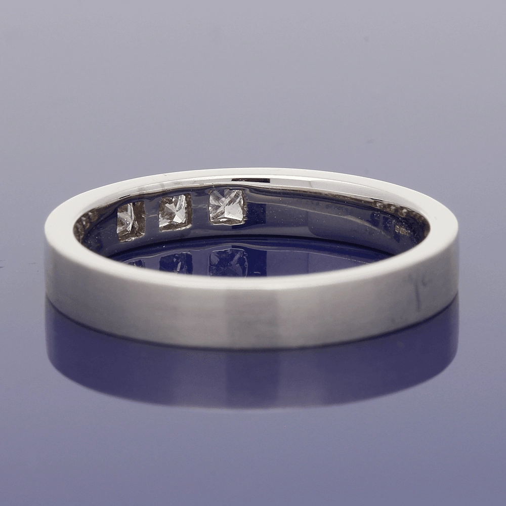 18ct White Gold Diamond-Set 3.2mm Flat Court Wedding Ring