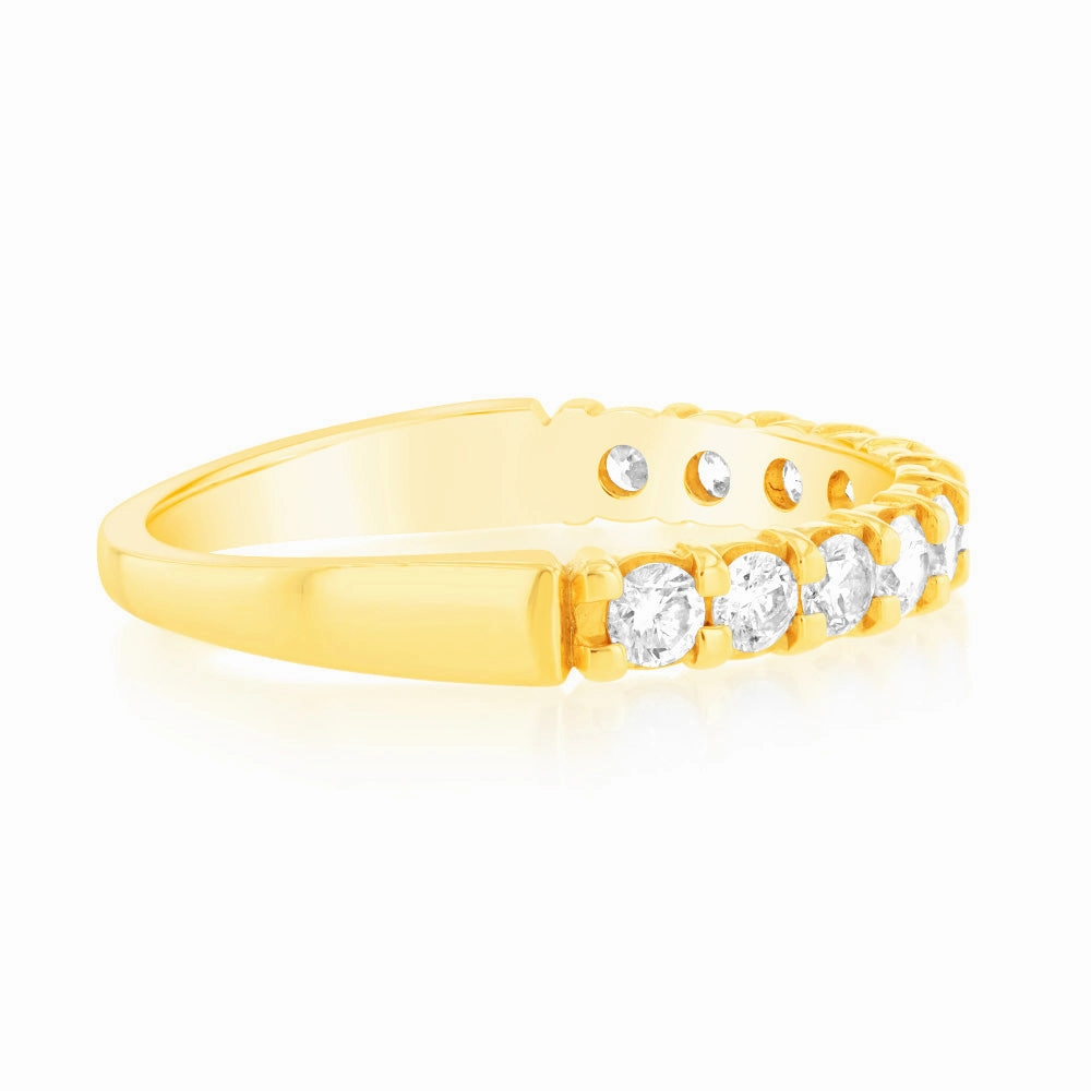 18ct Yellow Gold Ring With 1/2 Carats Of Diamonds Set with 11 Diamonds