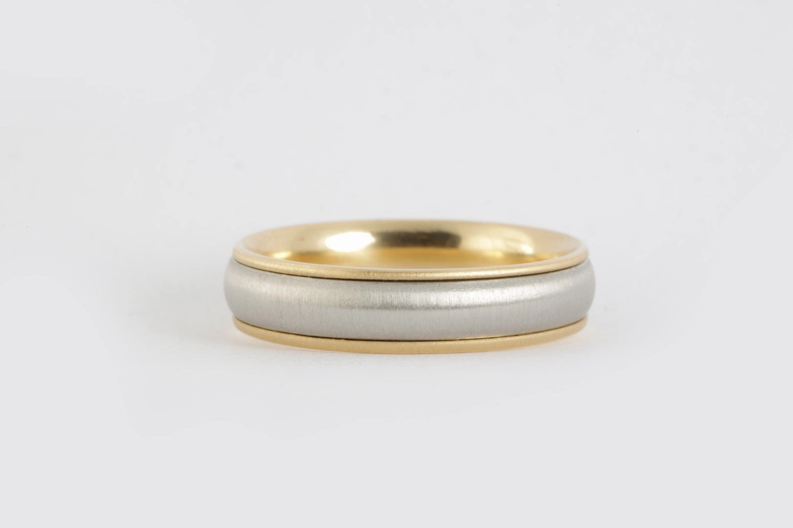 18k Yellow Gold & 950 Platinum Wedding Band Size 12 (11.81g.)