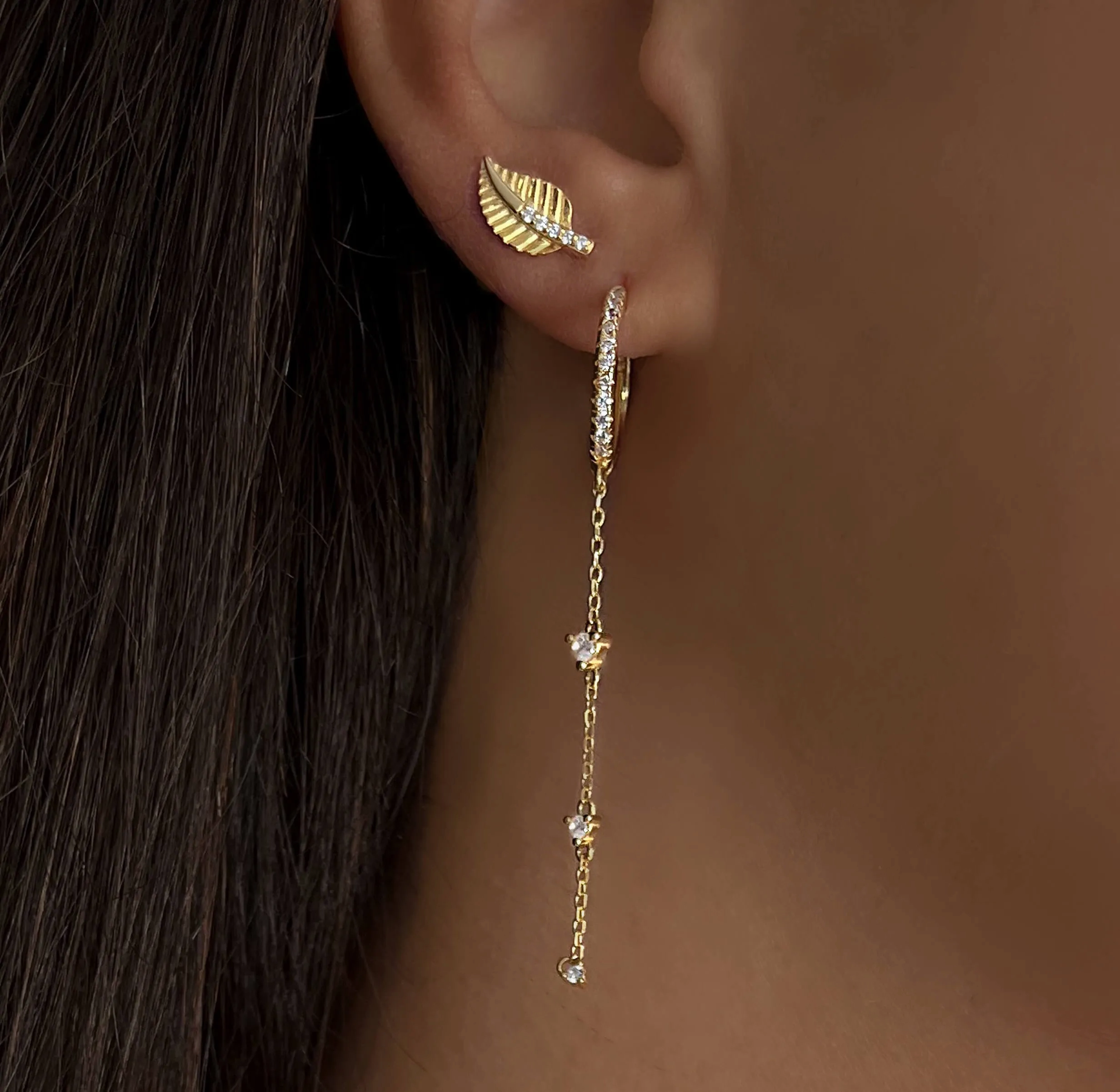 18k yellow gold earrings assembled with zirconium oxide