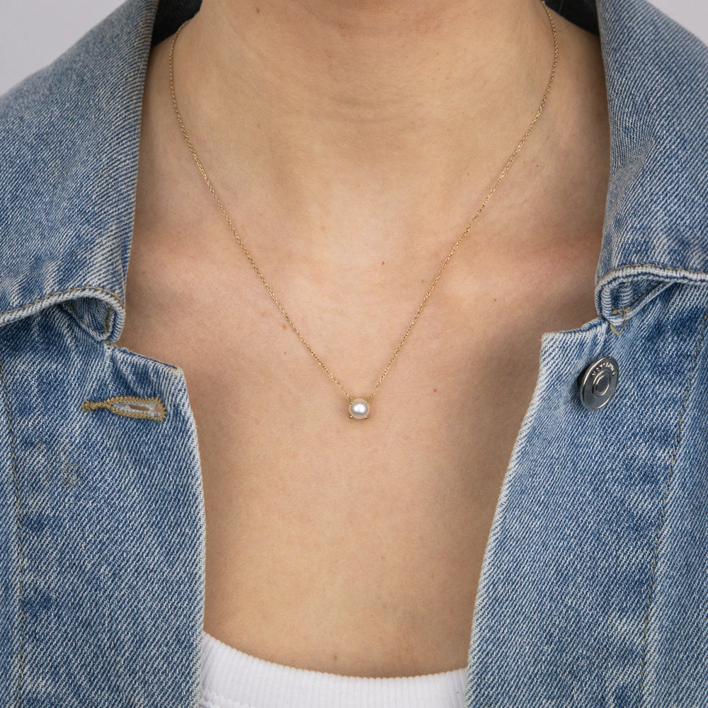 1.53 Carat Freshwater Pearl Pendant with 45cm Chain in 9ct Yellow Gold