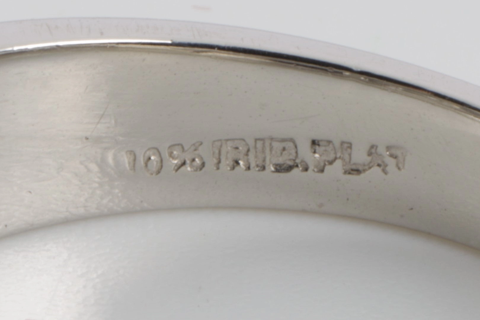 900 Platinum 0.60tcw Diamond Wedding Band Size 9.5 (11.02g.)