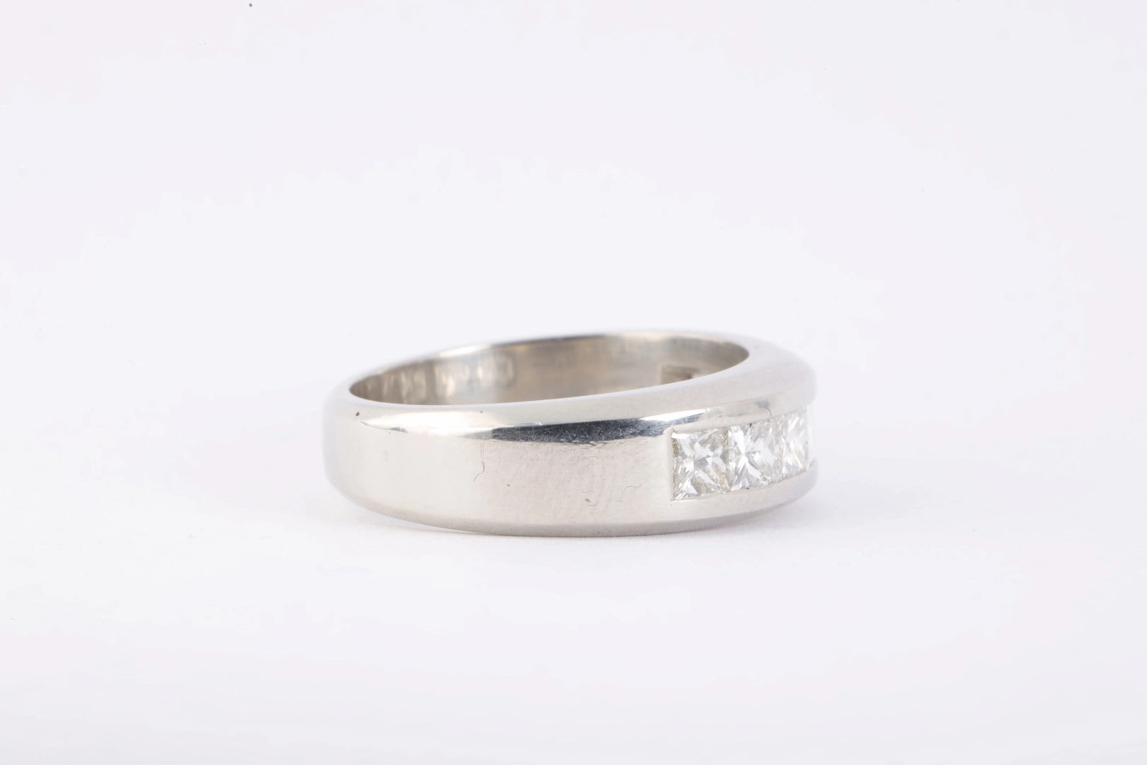 950 Platinum 1.47tcw Diamond Wedding Band Size 8.75 (13.91g.)