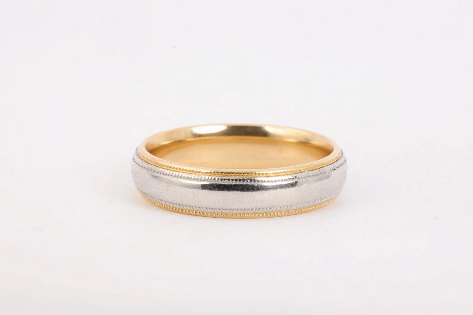 950 Platinum and 18k Yellow Gold Ring Band Size 10 (10.22g.)