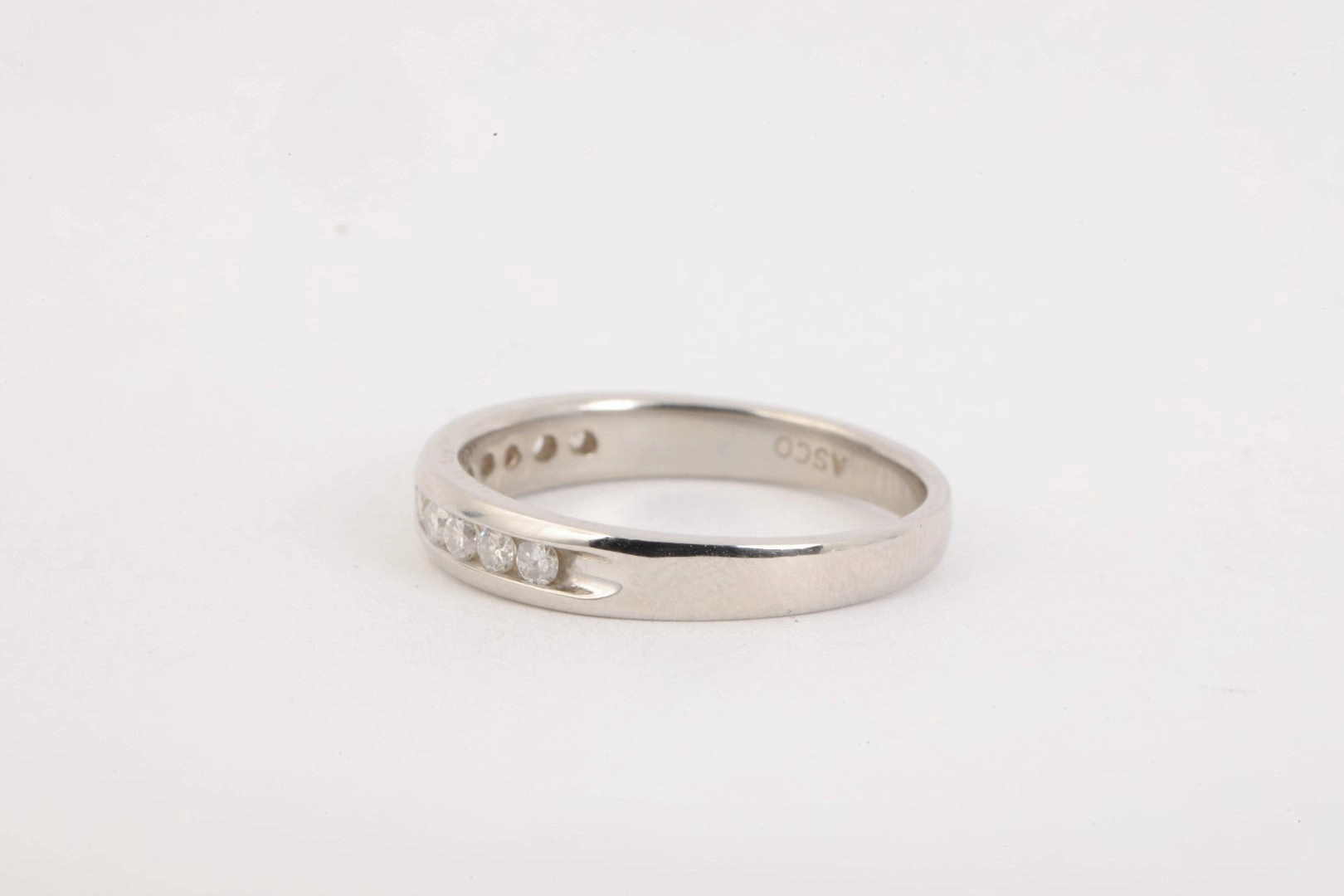 950 Platinum Ring Band with 0.50tcw Diamonds Size 7.25 (4.63g.)