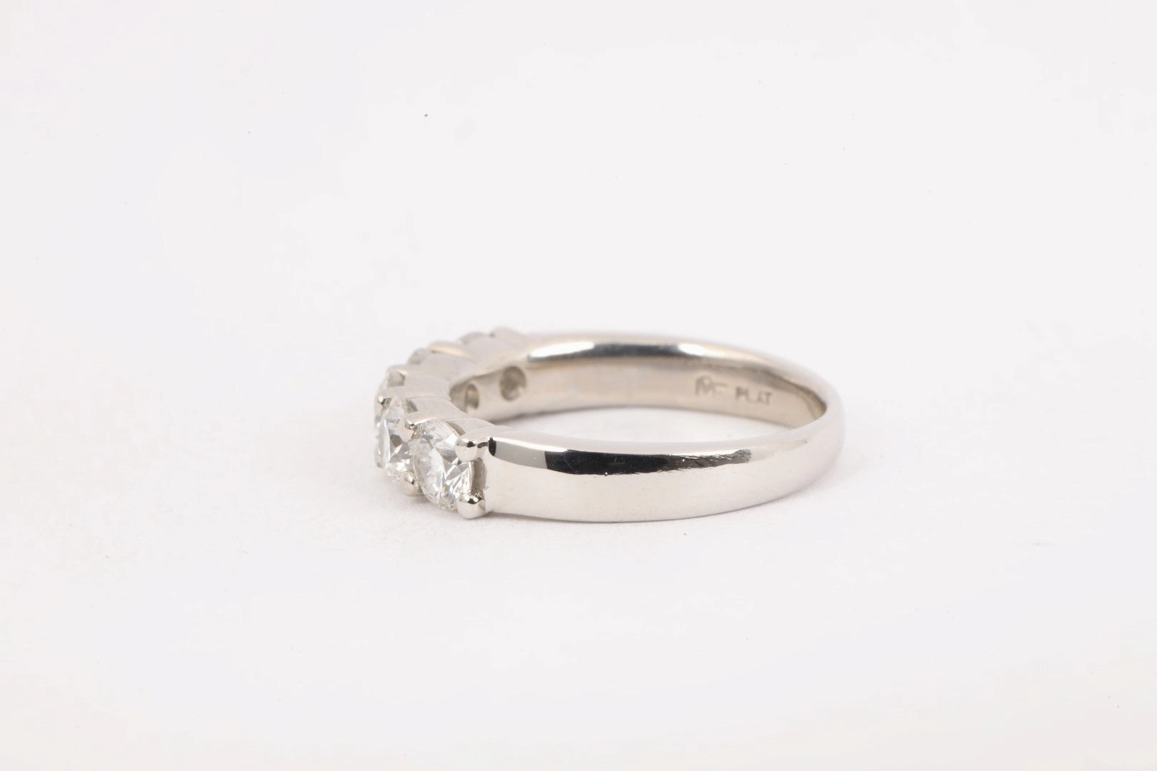 950 Platinum Ring Band with 1.25tcw Diamonds Size 5.25 (5.91g.)