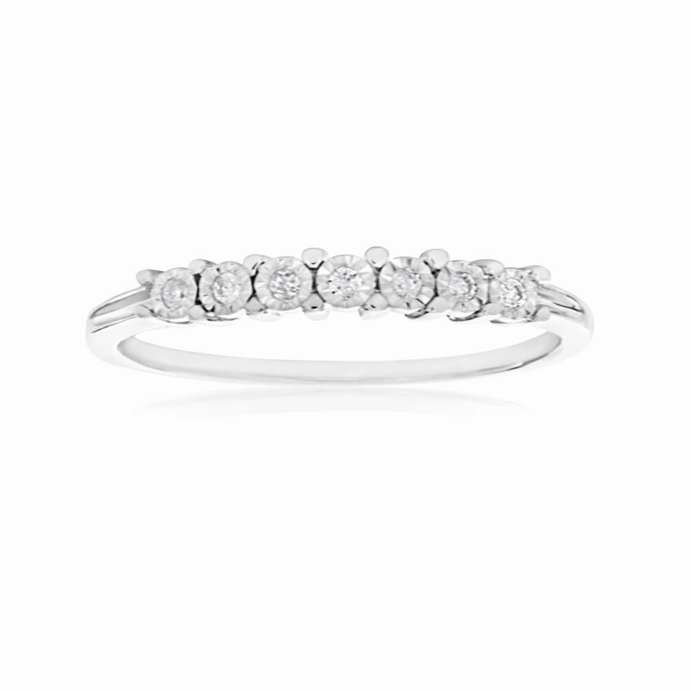 9ct White Gold Diamond Ring Set With 7 Brilliant Cut Diamonds