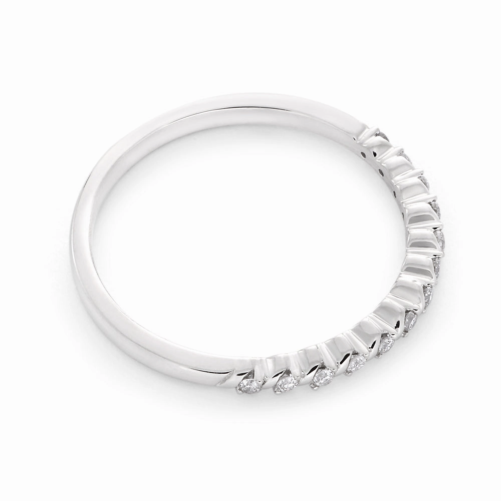 9ct White Gold Diamond Ring with 13 Brilliant Cut Diamonds