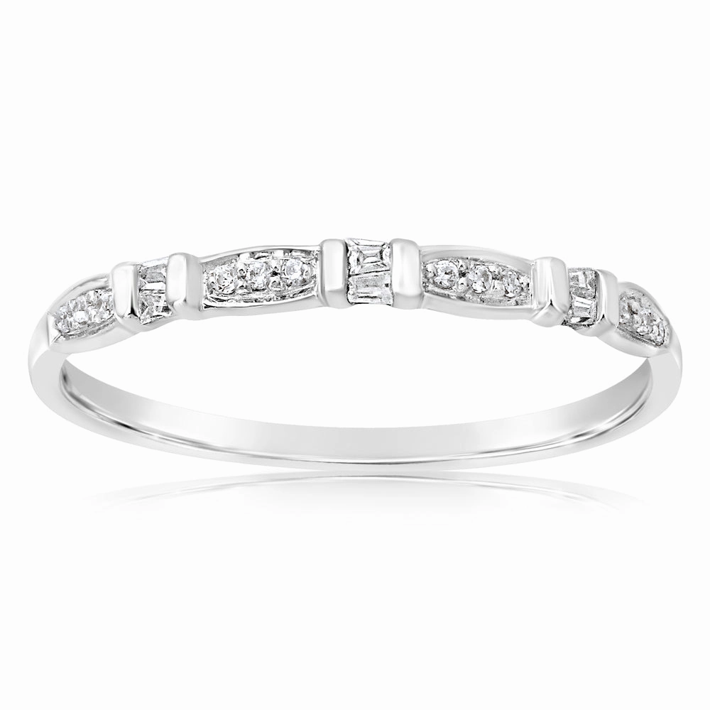 9ct White Gold Eternity Ring with 18 Diamonds