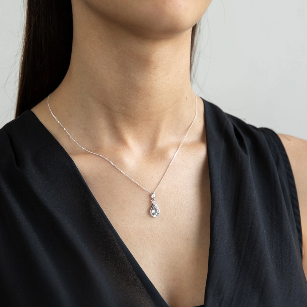 9ct White Gold Pear Shaped Aquamarine   Diamond Pendant