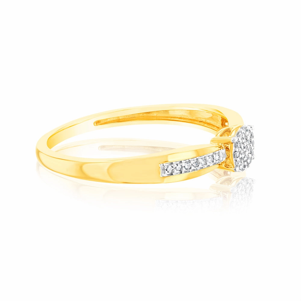 9ct Yellow Gold Diamond Cluster Ring with 33 Brilliant Cut Diamonds
