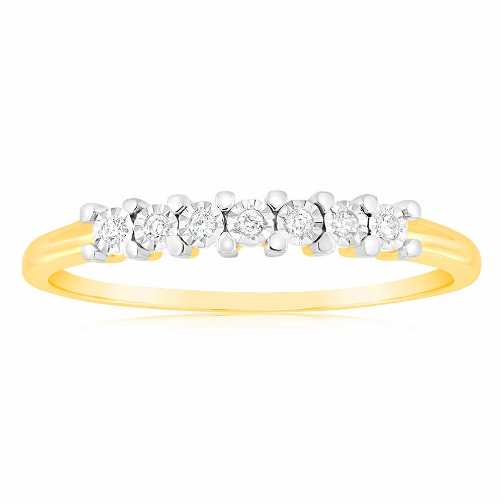 9ct Yellow Gold Diamond Ring Set With 7 Stunning Diamonds