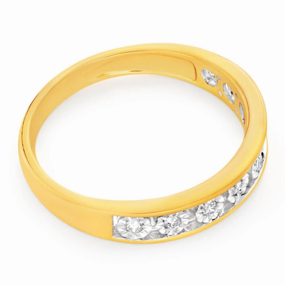 9ct Yellow Gold Diamond Ring Set with 9 Stunning Brilliant Diamonds