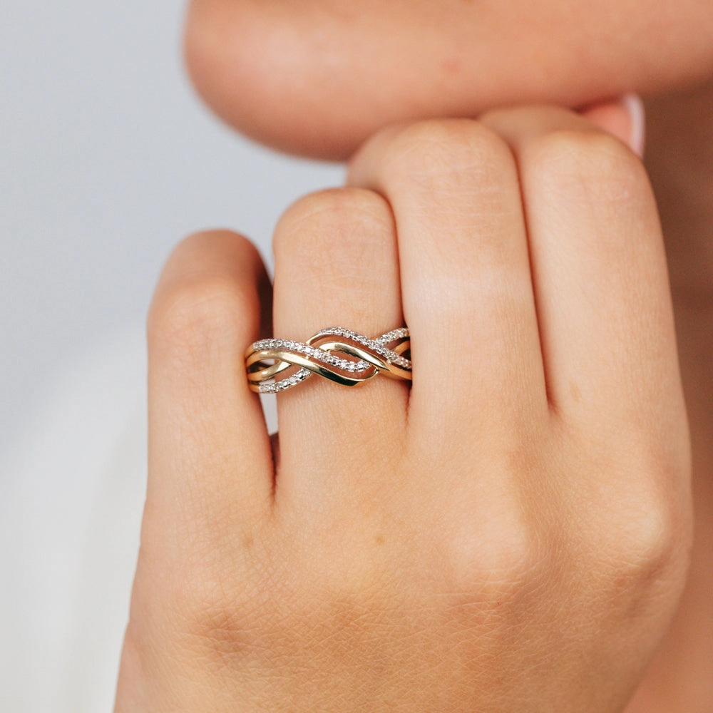 9ct Yellow Gold Fancy Wrap Around Ring in 20 Natural Diamonds