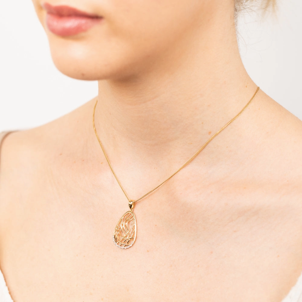 9ct Yellow Gold Pendant With 10 Brilliant Cut Diamonds