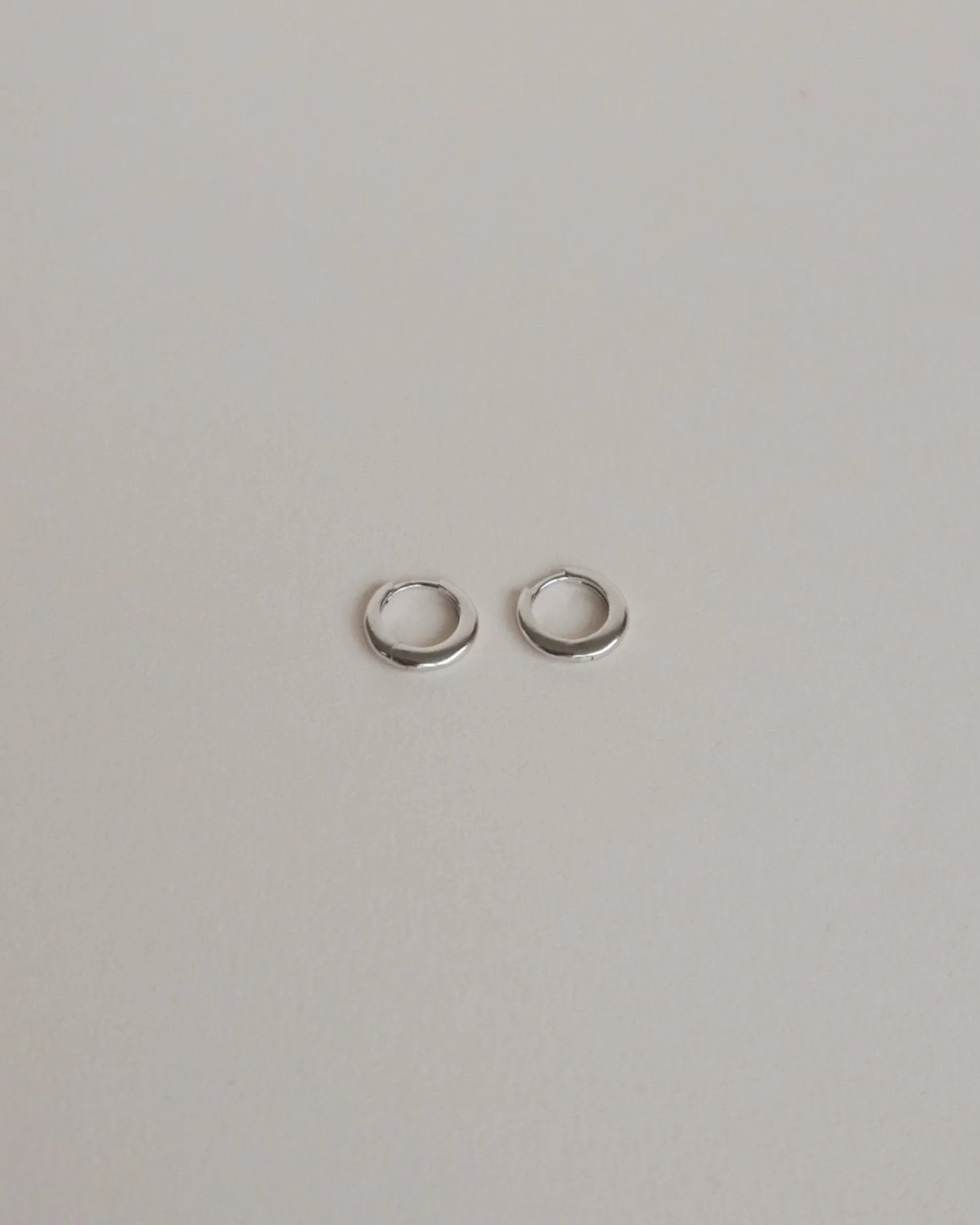 'Habit' 8 Huggie Hoops