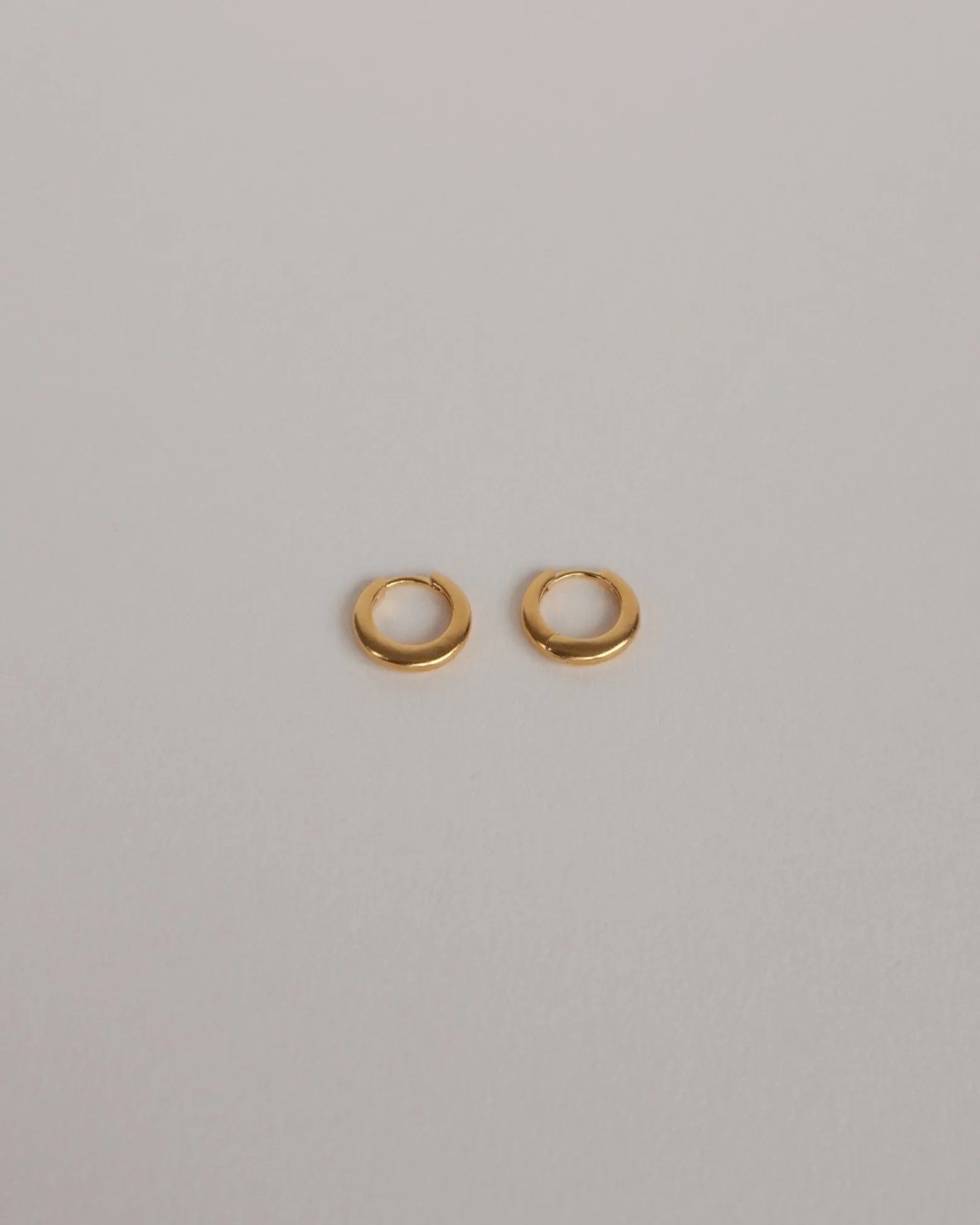 'Habit' 8 Huggie Hoops