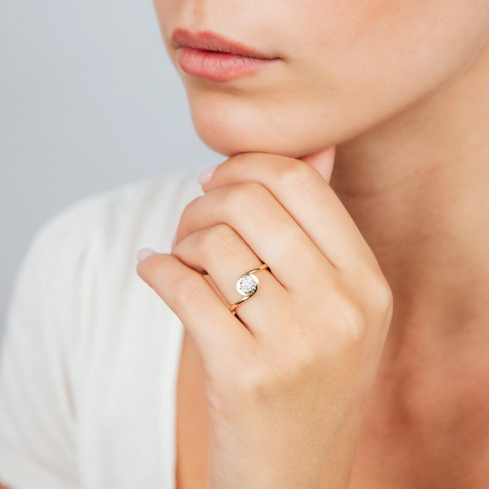 Diamond Pear Cluster Ring with 7 Round Brilliant Diamonds in 9ct Yellow Gold