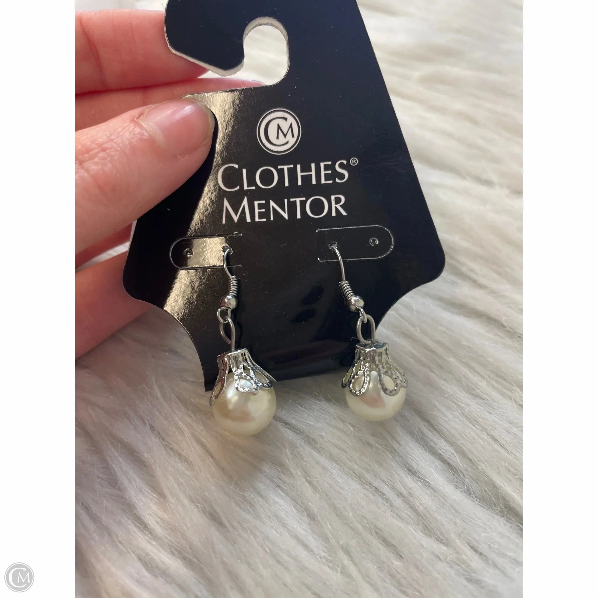 Earrings Dangle/drop By Clothes Mentor