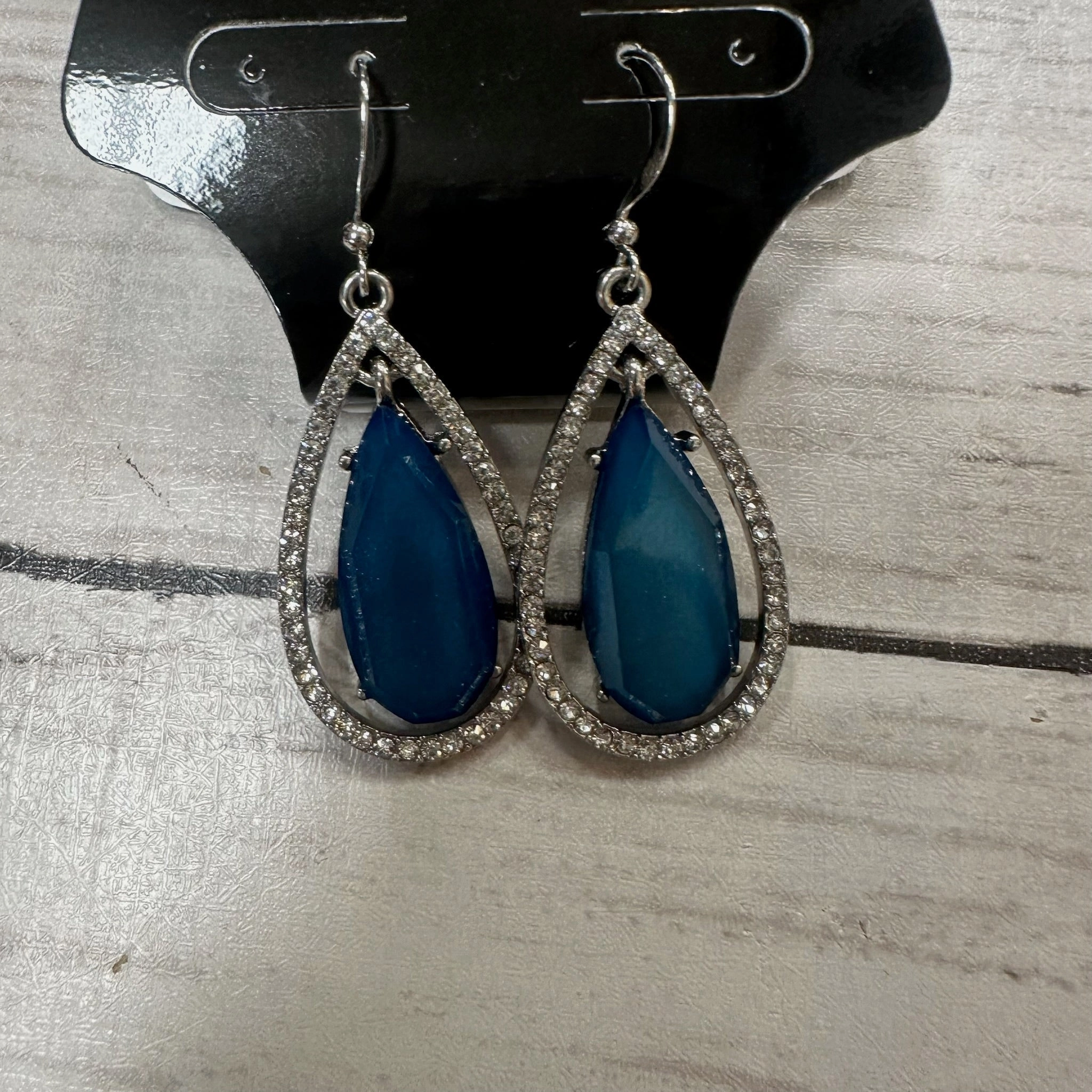 Earrings Dangle/drop By Clothes Mentor