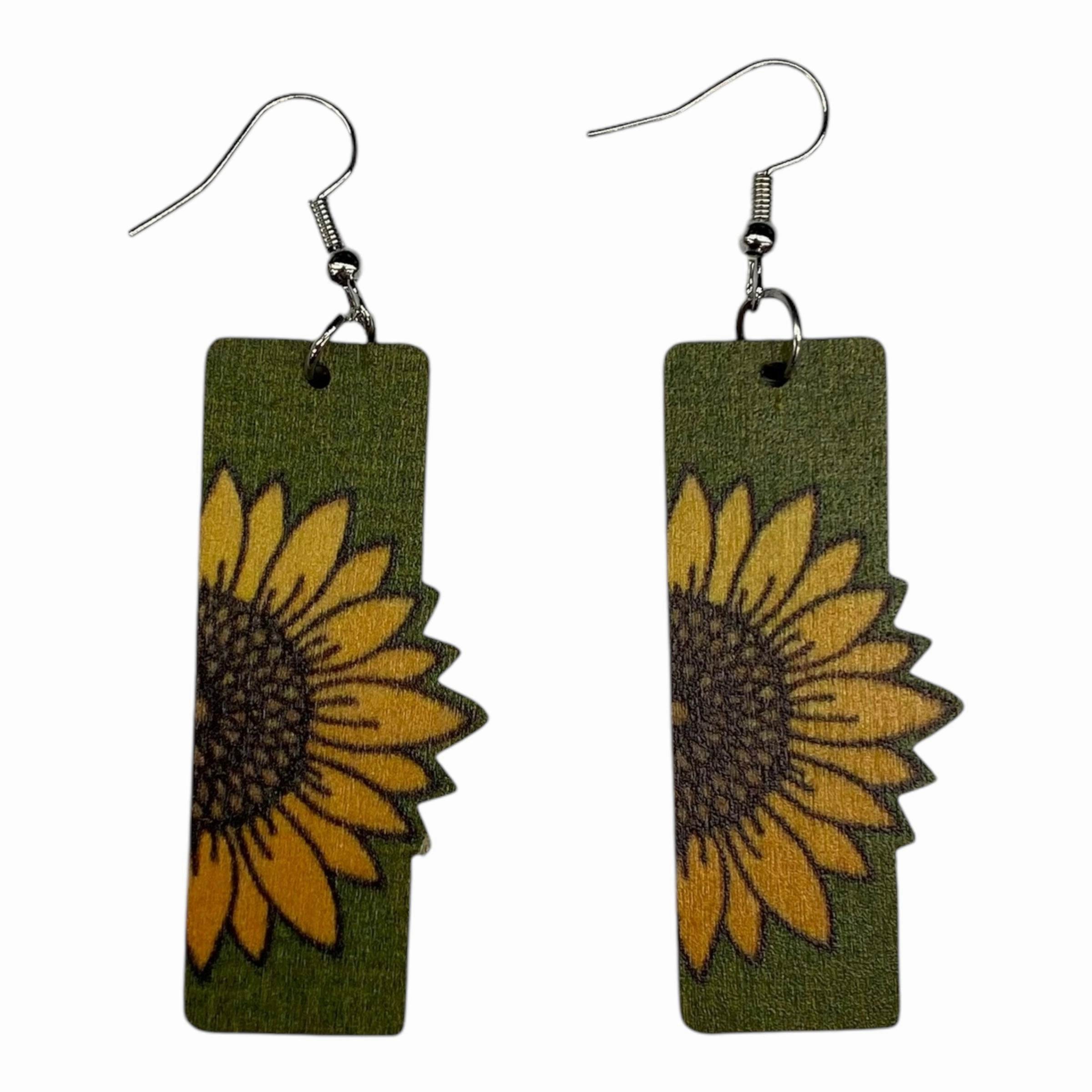 Earrings Dangle/Drop By Cmf In Green