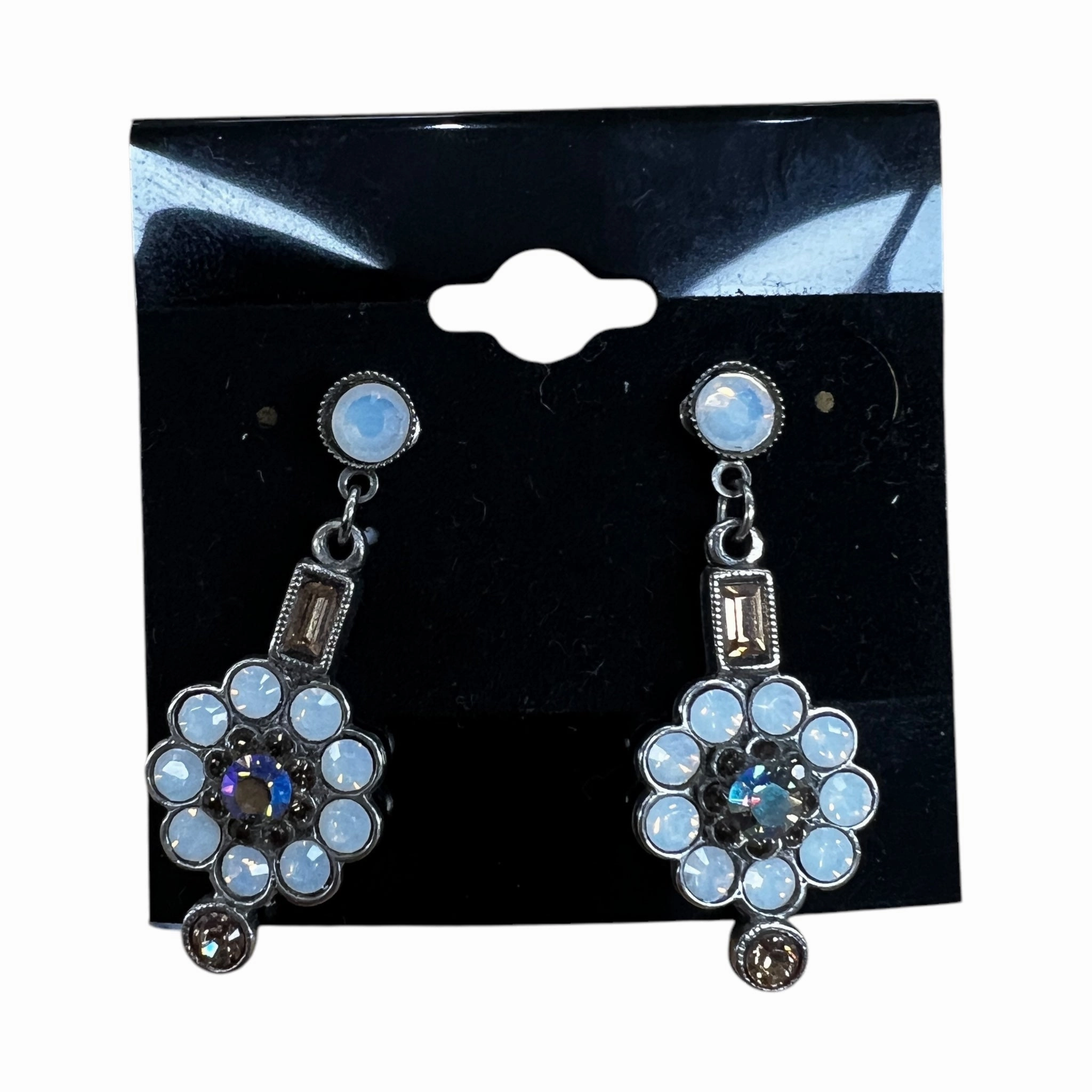 Earrings Dangle/Drop By Sorrelli In Cream & Tan