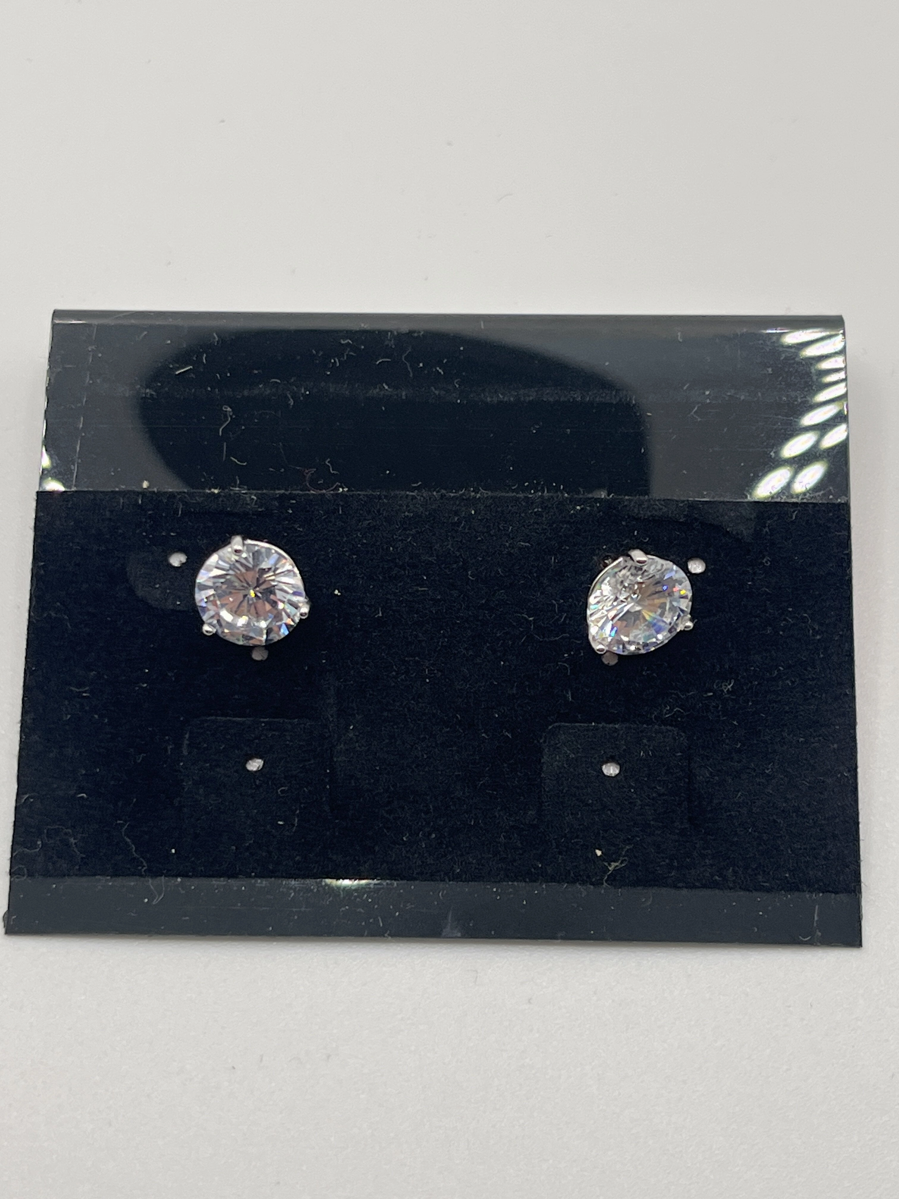 Earrings Stud By Clothes Mentor  Size: 1