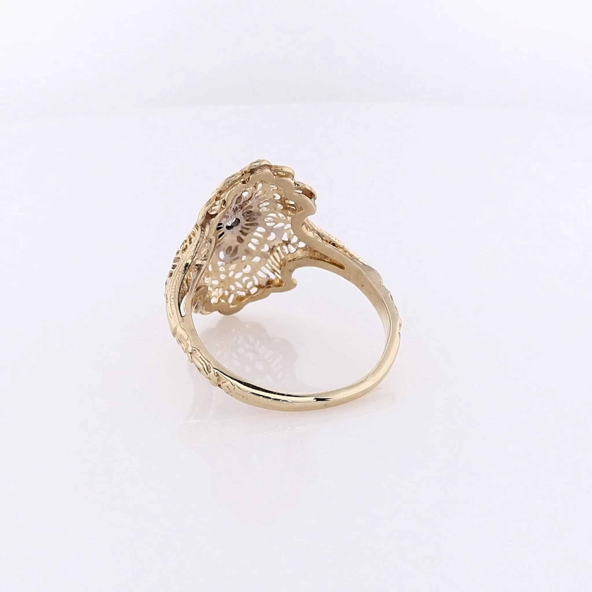 Estate 14 Karat White and Yellow Gold Filagree Scalloped Design Diamond Ring