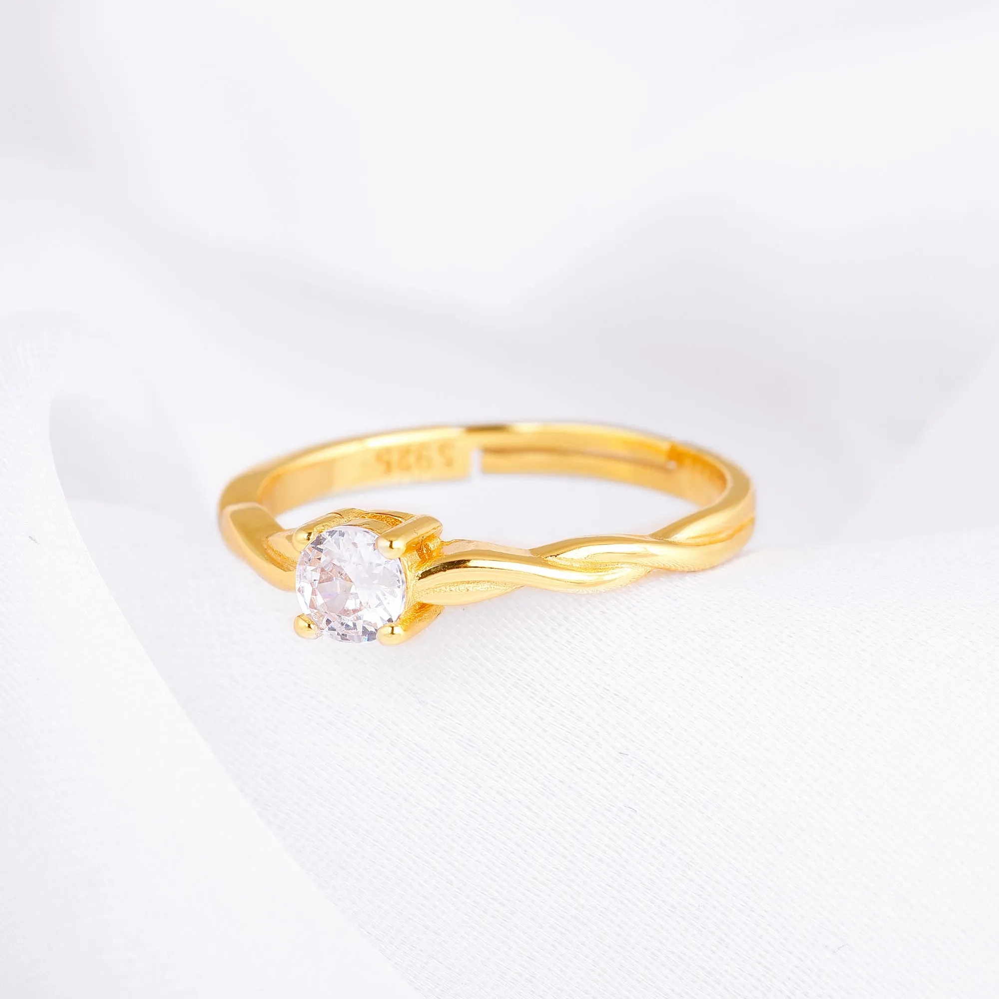 Golden Swivel Love Solitaire Ring