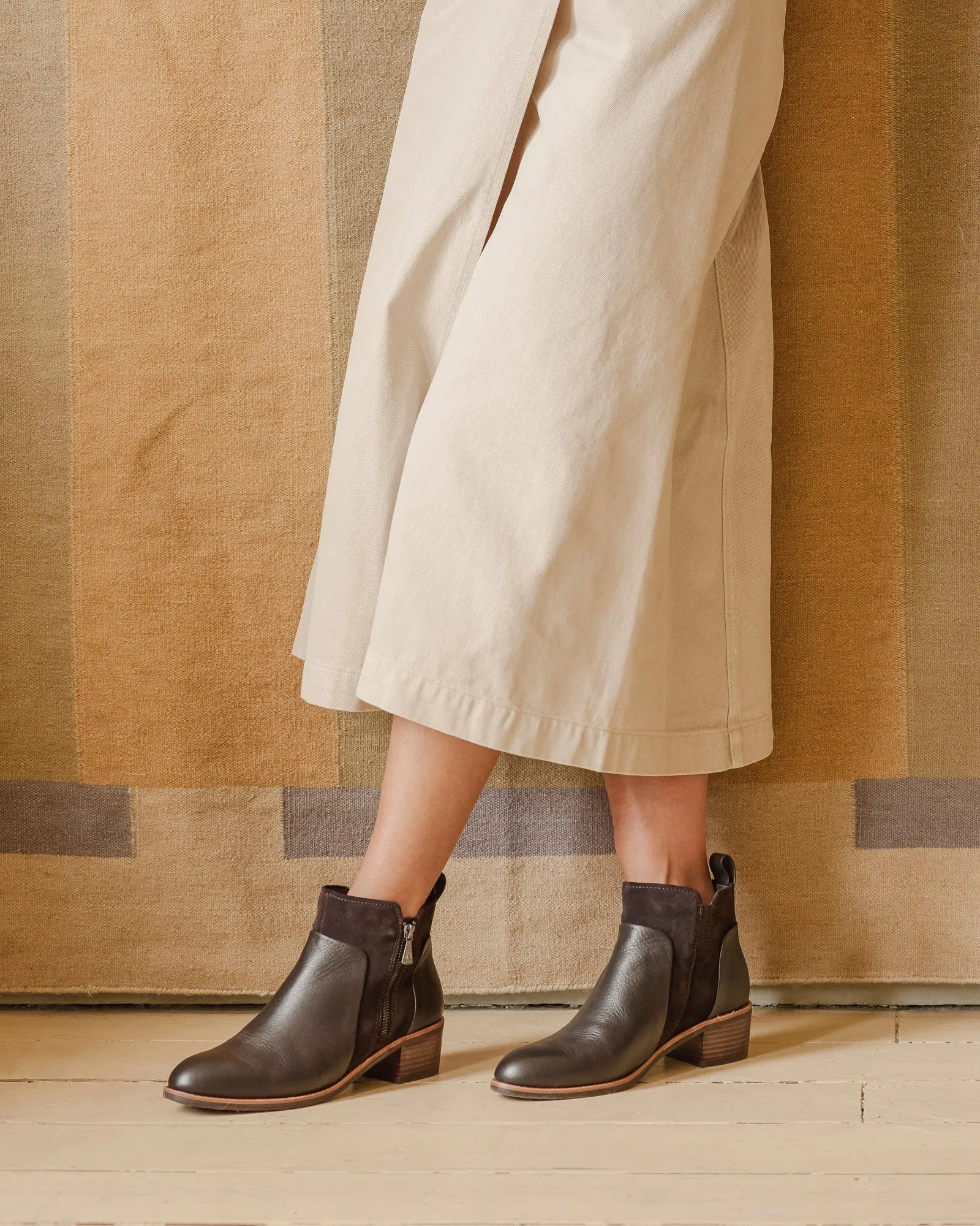 Hush Puppies	Shoes Aires Ground Coffee