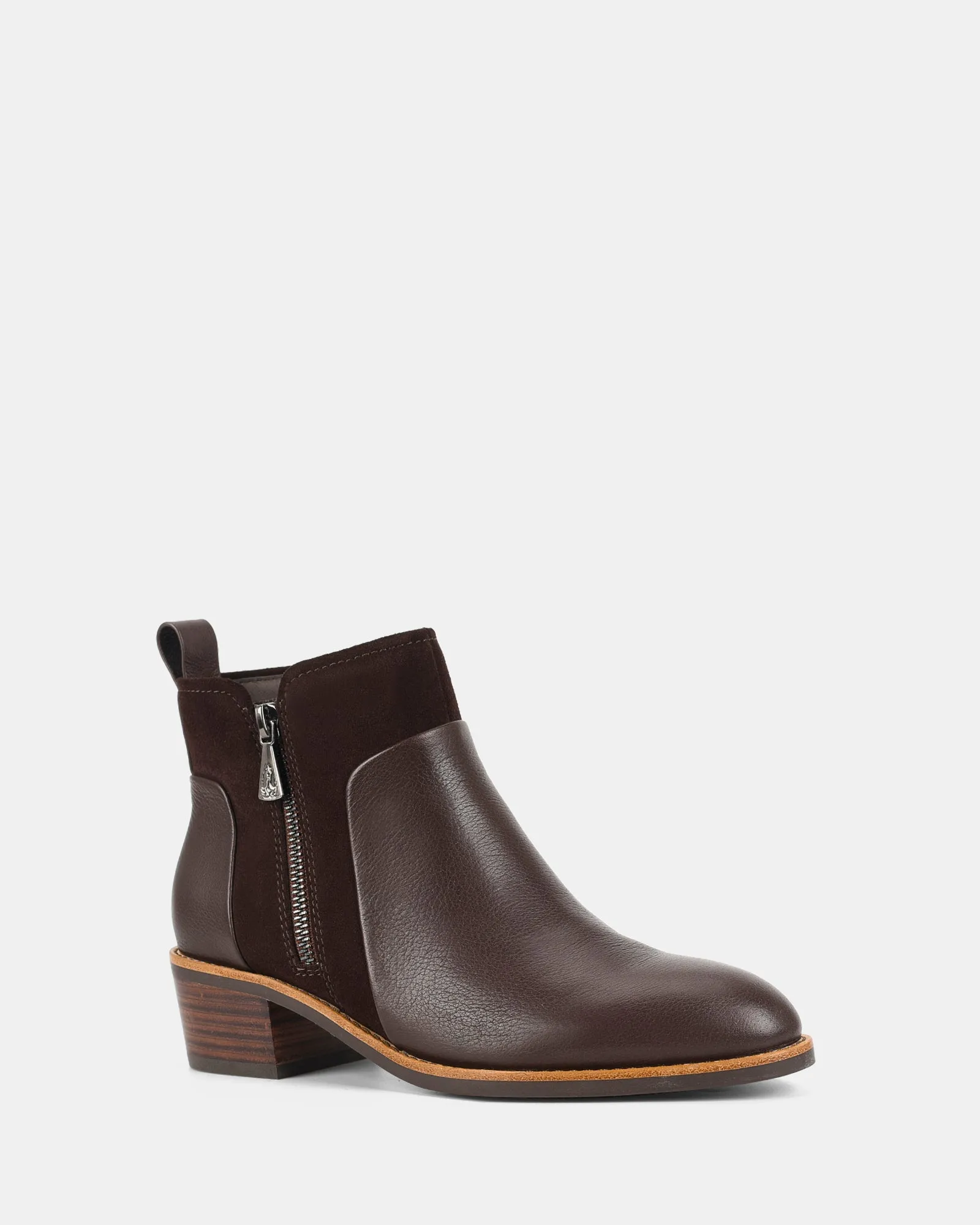 Hush Puppies	Shoes Aires Ground Coffee