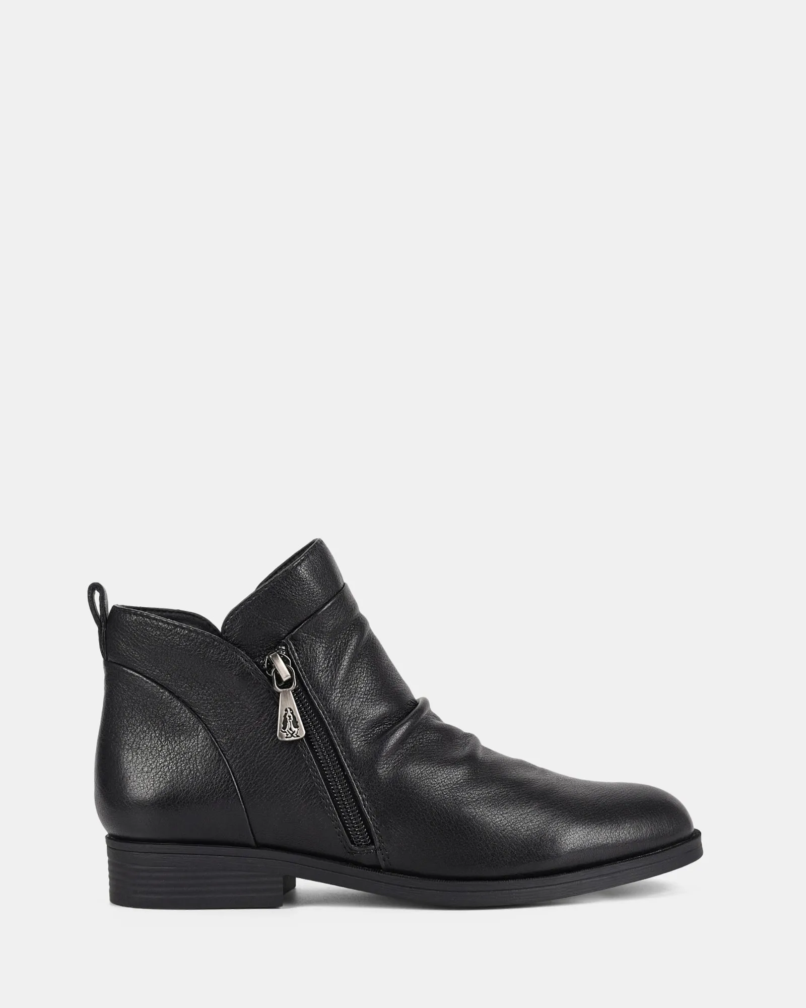 Hush Puppies	Shoes Chalet Black/Black