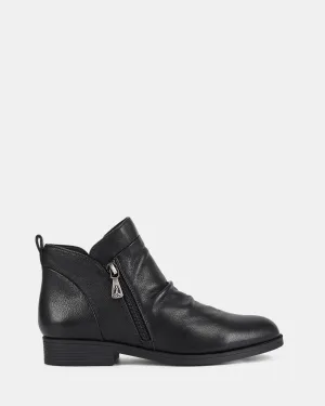 Hush Puppies	Shoes Chalet Black/Black