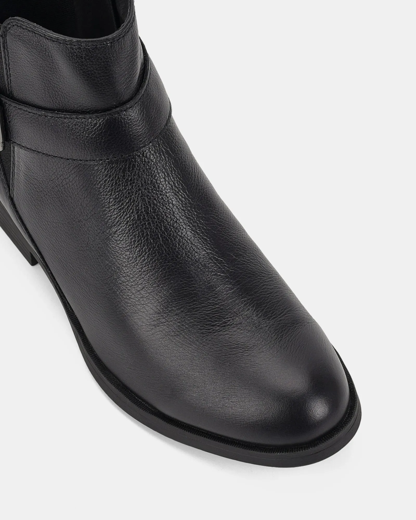 Hush Puppies	Shoes Chapel Black
