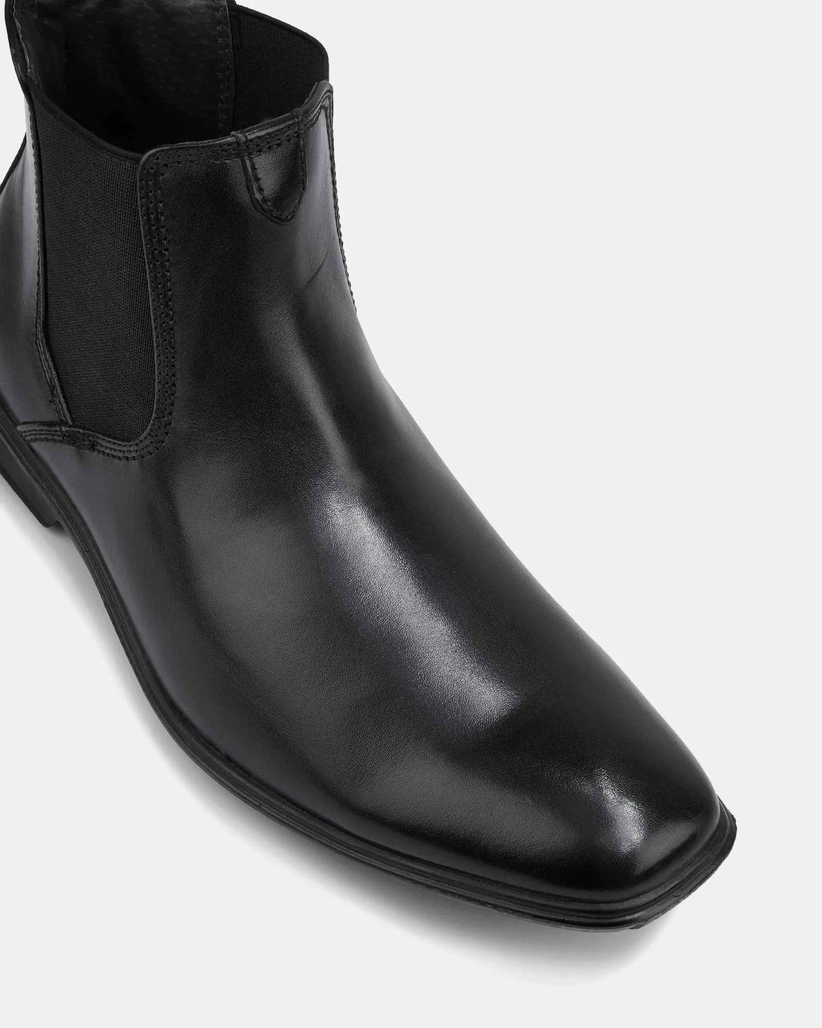 Hush Puppies	Shoes Chelsea Black