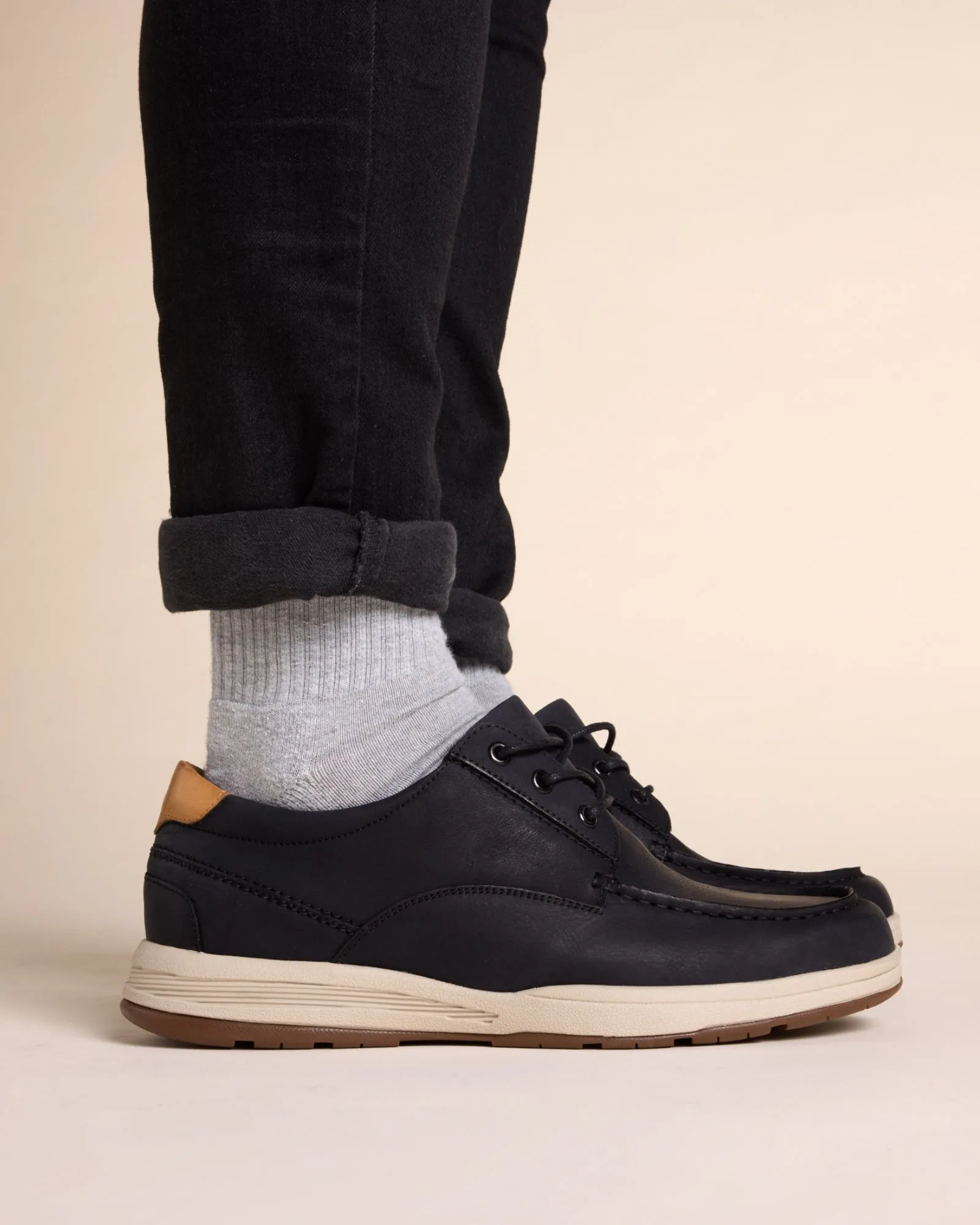 Hush Puppies	Shoes Experience Black