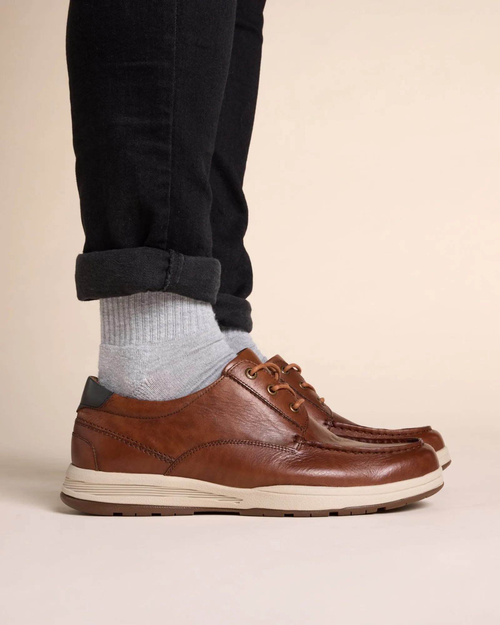 Hush Puppies	Shoes Experience Tan
