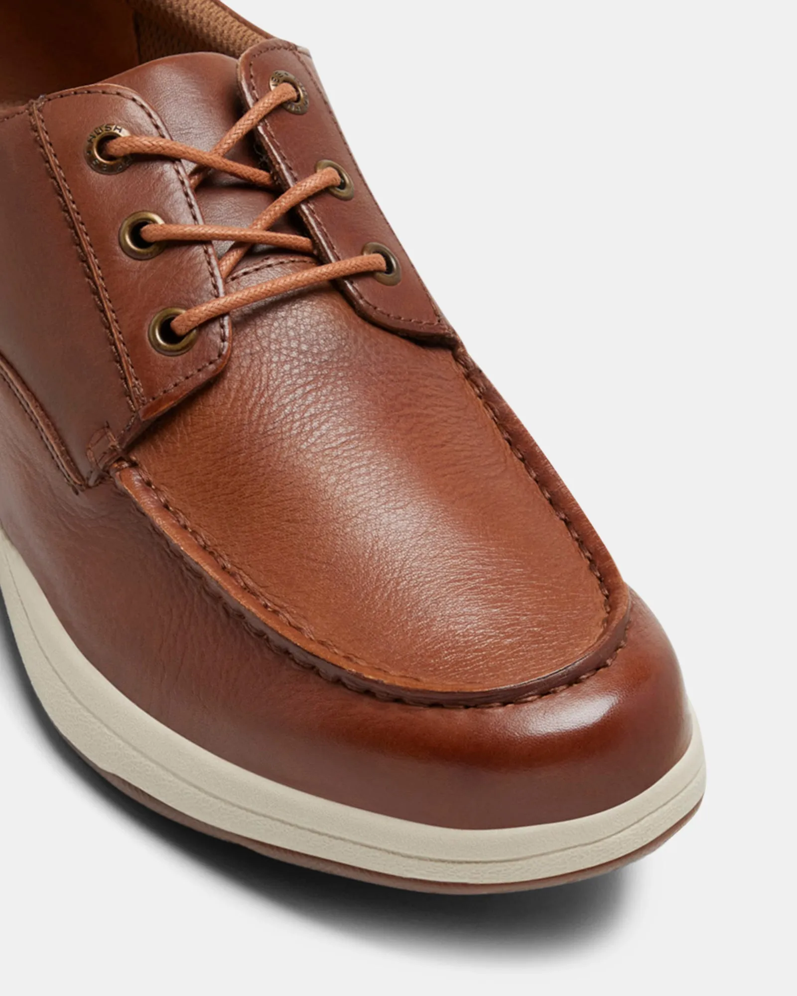 Hush Puppies	Shoes Experience Tan