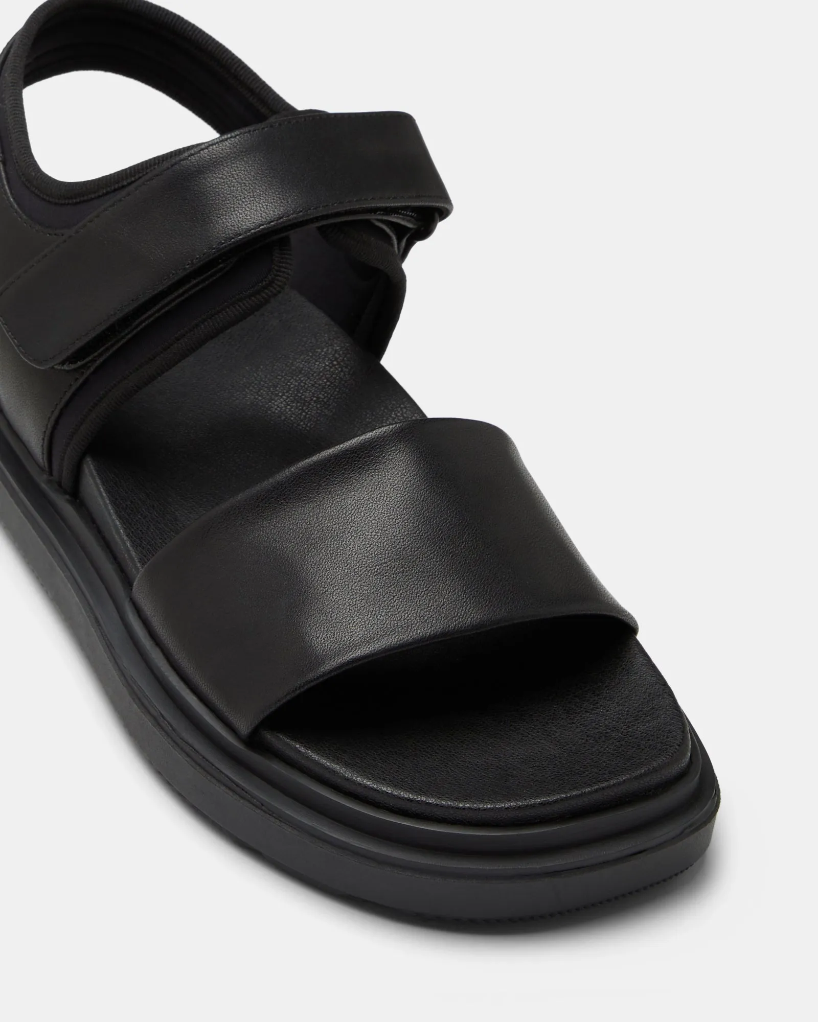 Hush Puppies	Shoes Fire Black