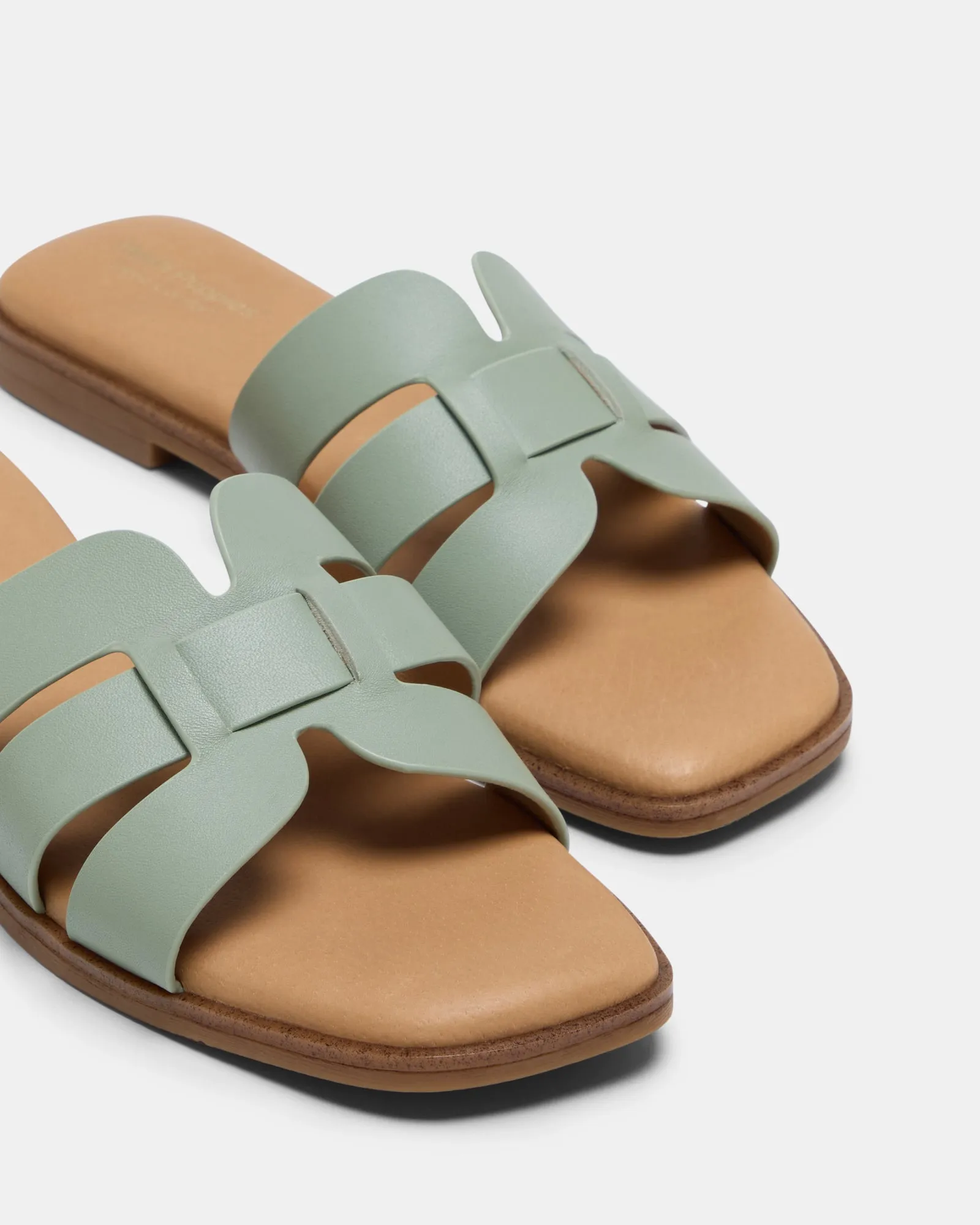 Hush Puppies	Shoes Isa Matcha