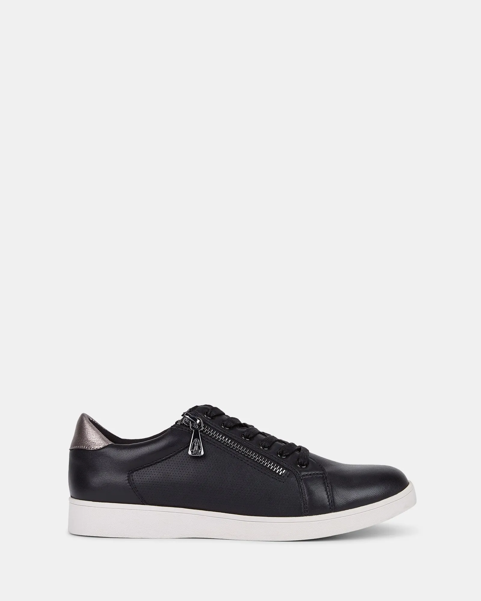 Hush Puppies	Shoes Mimosa Black