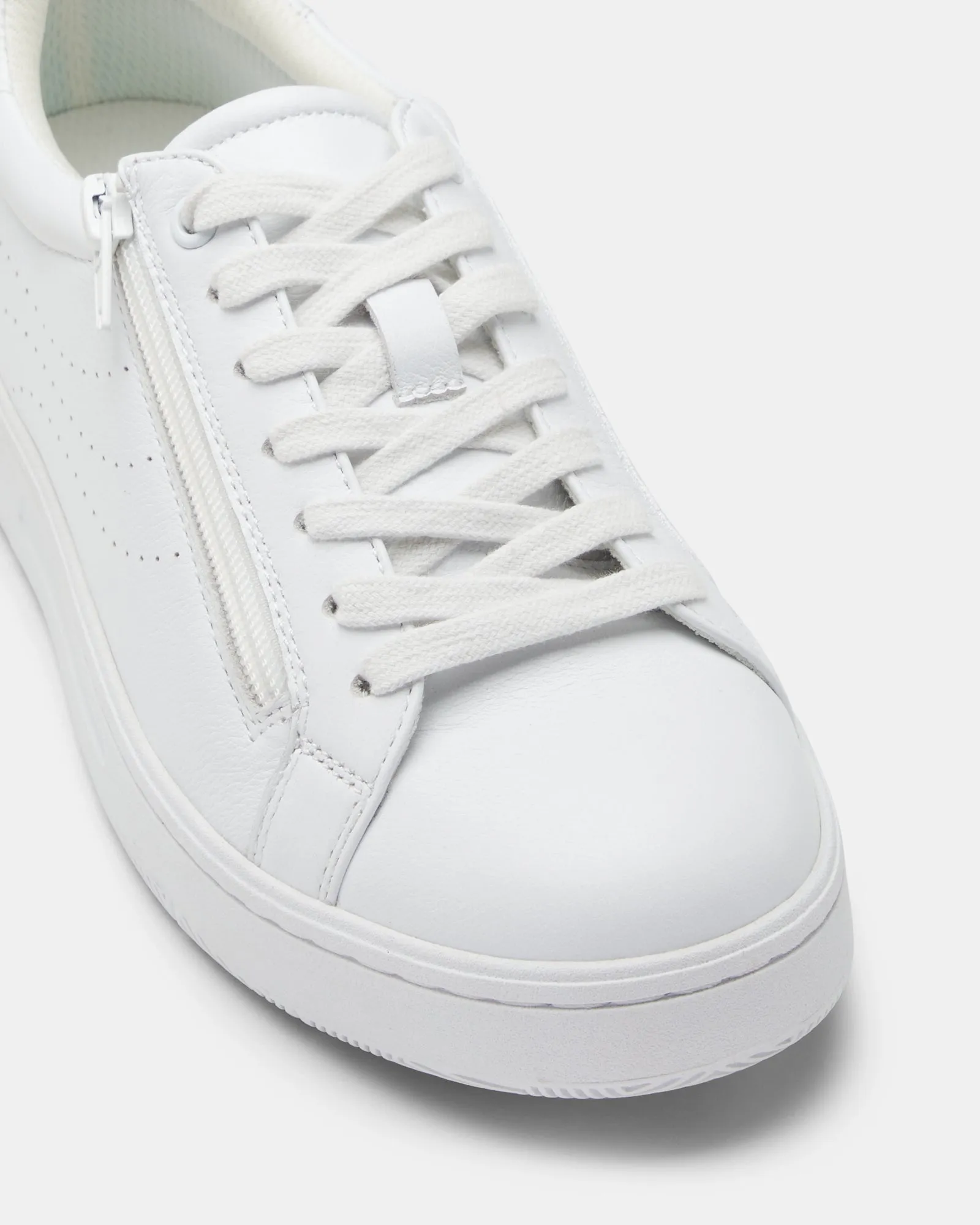 Hush Puppies	Shoes Spin White/White