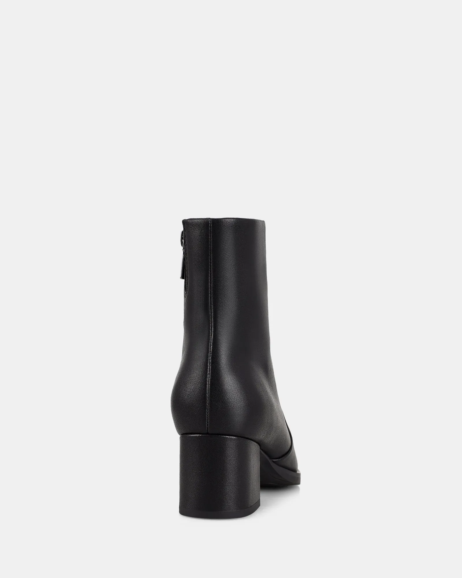 Hush Puppies	Shoes Steady Black