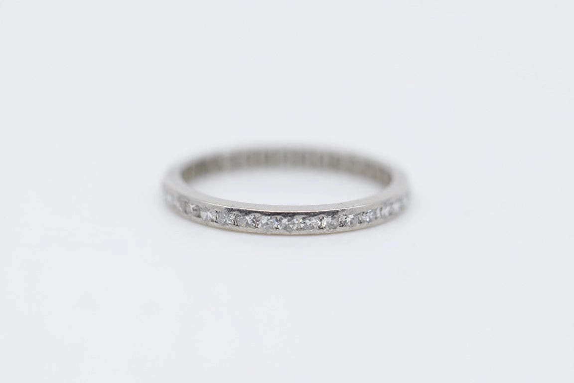 Ladys Platinum Diamond Anniversary Ring 40 Diamonds .40CTW. (2.06g)